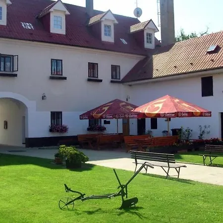 Valaskuv Grunt Hotel 3*